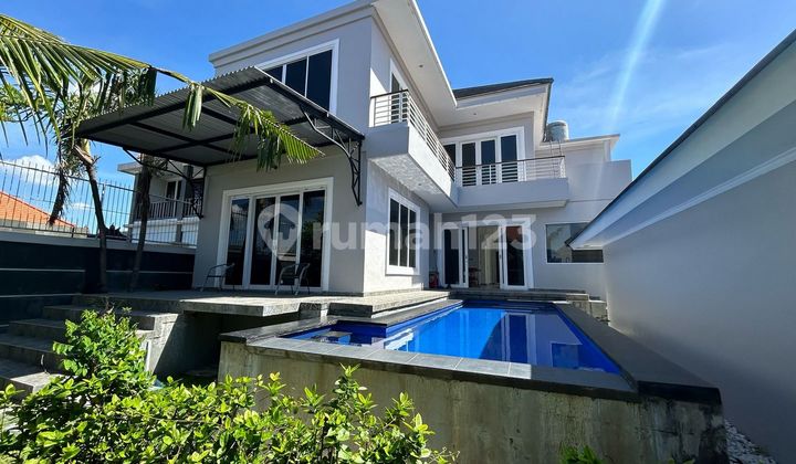 Rumah Mewah dengan Kolam Renang Pribadi Dijual, Denpasar Barat Area Rumah Mewah dengan Kolam Renang Pribadi Dijual, Denpasar Barat Area