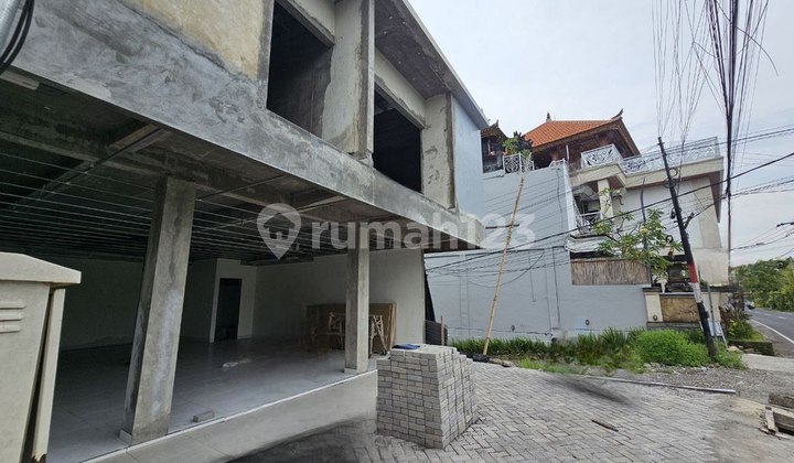 New Store On Main Road For Rent, In Tumbak Bayuh, Pererenan Area 2