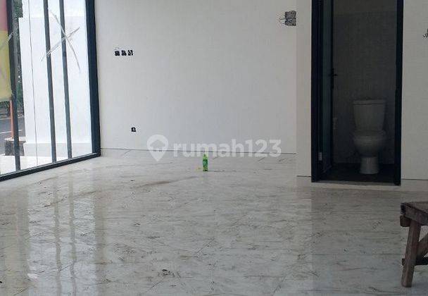 Ruko 1 Lantai Dipinggir Jalan Raya Disewakan, di Sanur 2