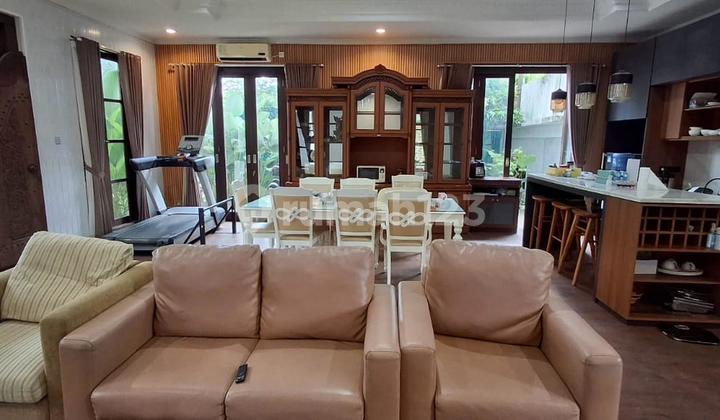 Villa Bonus Tanah yang Luas Disewakan di, Batu Bolong, Canggu Area