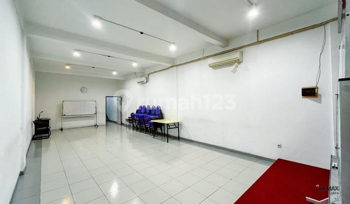 Strategic 3-Story Shophouse for Sale, in the Premium Area of Renon, Denpasar 2