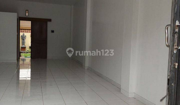 Ruko 1 Lantai berdiri di pinggir jalan utama Disewakan, area Umalas 2