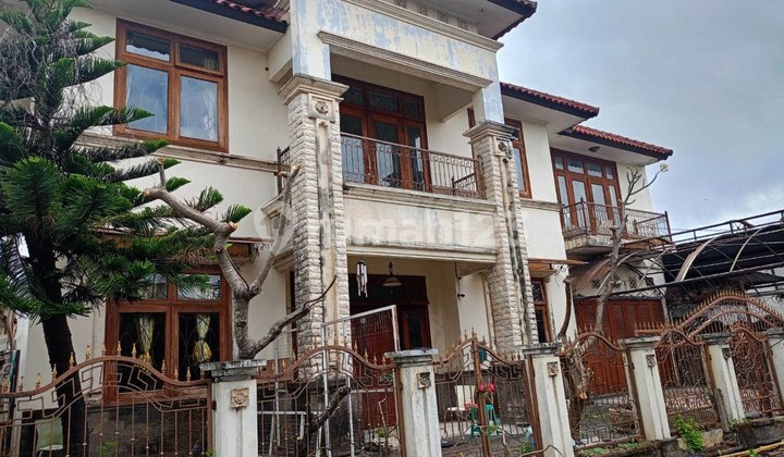 Rumah mewah 2 lantai 6 kamar tidur disewakan, Denpasar Selatan area 1