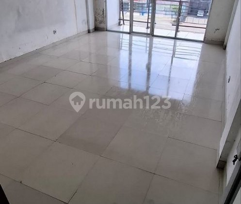 3-Story Shophouse Premium Location for Sale, on Sunset Road, Kuta Area 2