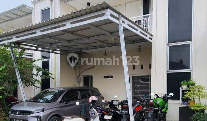 strategic location, business district