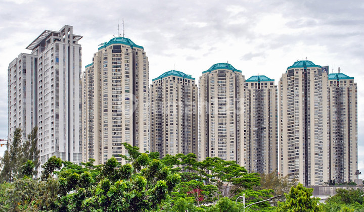 Taman Anggrek Apartment with City View 2