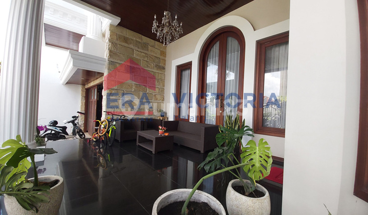 Rumah Sangat Megah Dan Mewah di Boulevard Araya 2