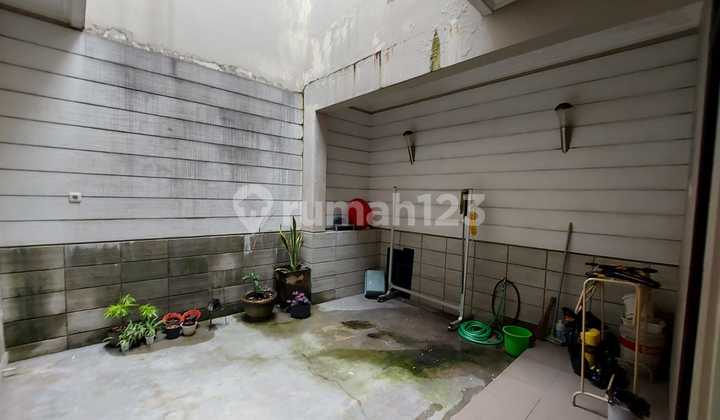 Rumah 2 Lantai di Pulau Pulau Klojen Dekat Lanal, Kantor Lapetal 7