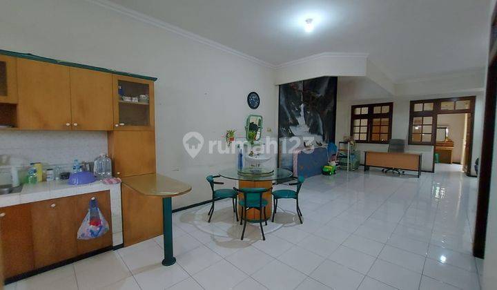 Rumah 2 Lantai di Pulau Pulau Klojen Dekat Lanal, Kantor Lapetal 12