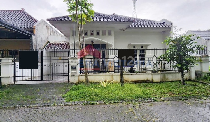Rumah Luas Minim Sekat di Araya, Perum Fasilitas Lengkap 1