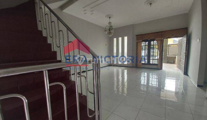 Rumah Modern Di Perumahan Sulfat, Bisa Untuk Tinggal Atau Kantor
