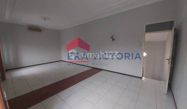 Rumah Modern Di Perumahan Sulfat, Bisa Untuk Tinggal Atau Kantor