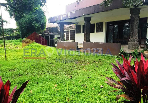 Rumah Dengan Luas Tanah 1000 M2 di Poros Jalan Lawang 2