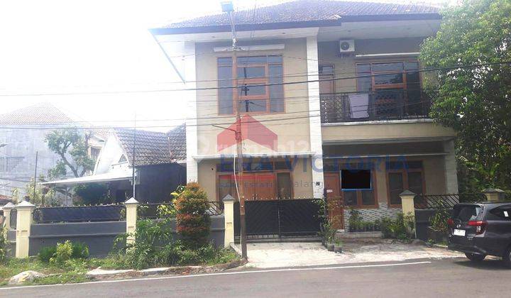 Dijual Rumah Hook 3 Lantai Lokasi Strategis 1