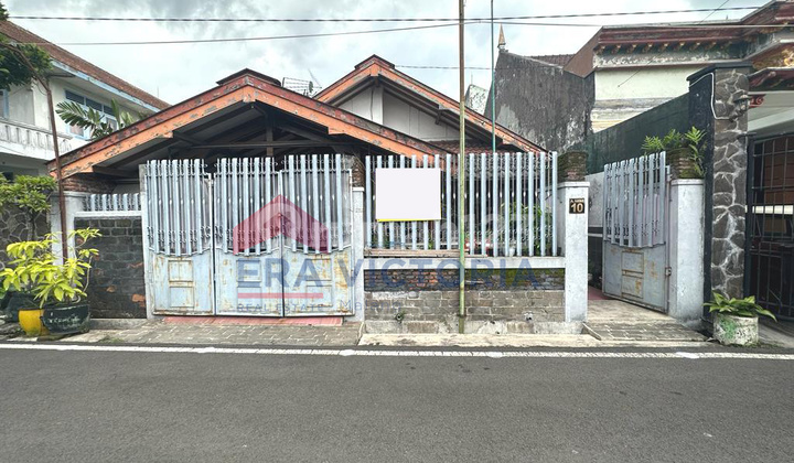Dijual Rumah Klasik Dekat Pusat Kota Dijual Rumah Klasik Dekat Pusat Kota