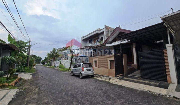 Disewakan Rumah Perum One Gate System,semi Furnished Kota Malang  2