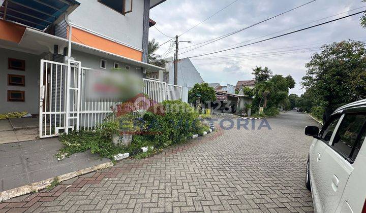 Rumah Cantik Lokasi Strategis di Babatan Wiyung  2