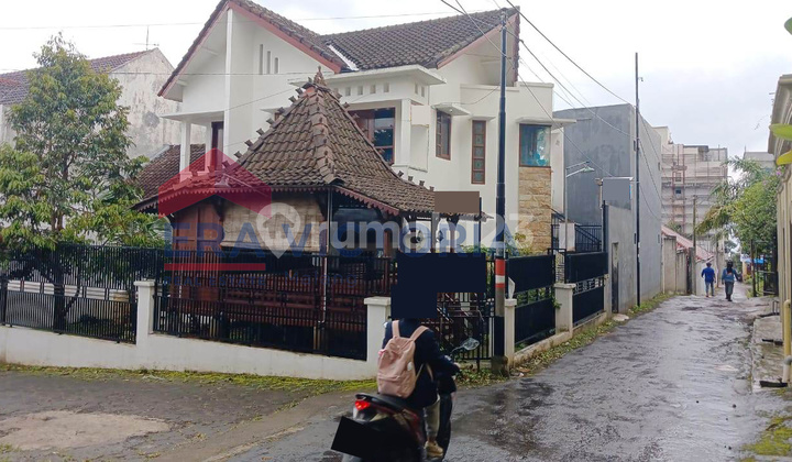 Properti Vila Kota Batu Dekat Alun-Alun dan Museum Angkut