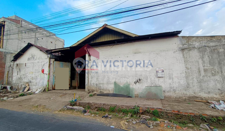 Warehouse for Sale by the Road, Near the Main Road Suitable for Furniture, Malang. Warehouse for Sale by the Road, Near the Main Road Suitable for Furniture, Malang.