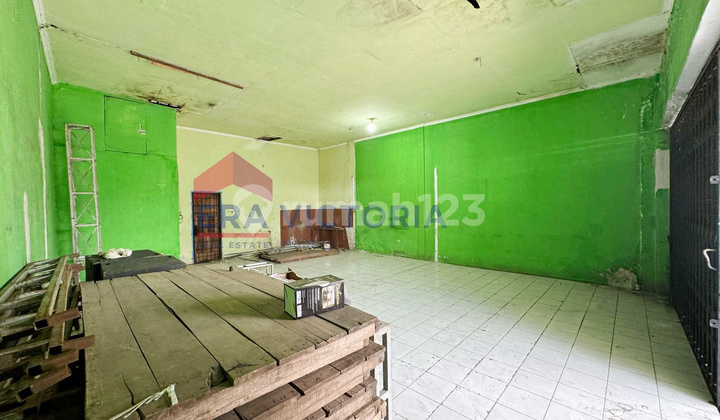 For Rent Strategic Shop House  Beside Main Road in Pakisaji Business Area. 2