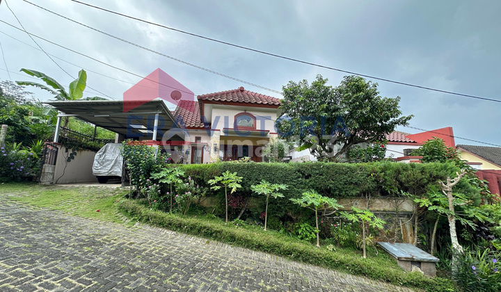 House With Stunning Views of Mount Arjuno and Malang City