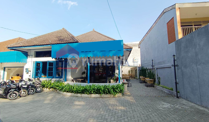 For Sale House in a Prime Business Location, Mountain View, Busy Street Area, Malang City