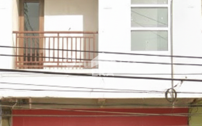 Dijual Ruko di Mayjen Panjaitan Madiun, Area Parkir Luas Dijual Ruko di Mayjen Panjaitan Madiun, Area Parkir Luas