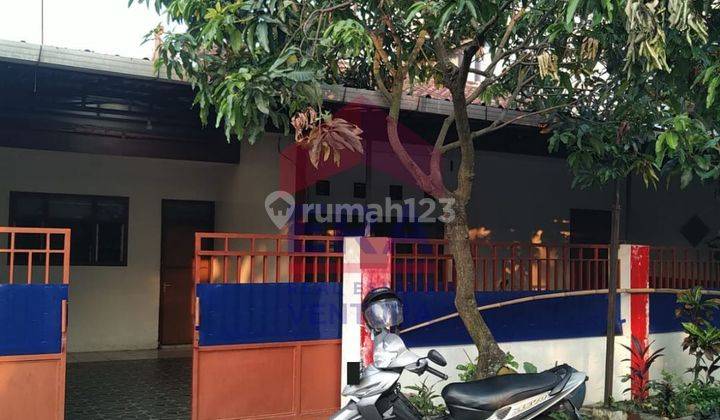 Dijual Rumah Desain Minimalis, Halaman Luas, di Bunulrejo 1