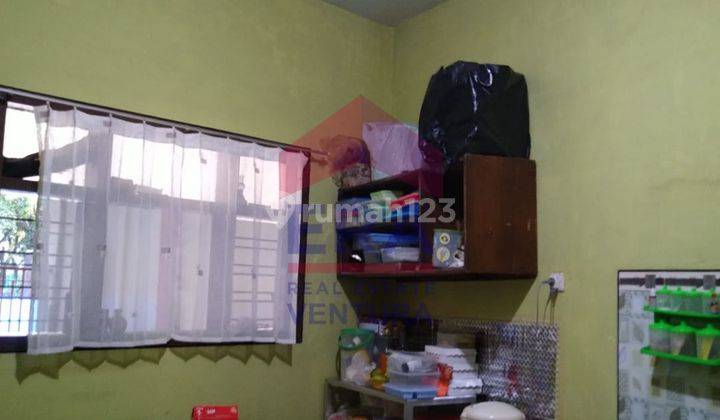 Dijual Rumah Desain Minimalis, Halaman Luas, di Bunulrejo 4