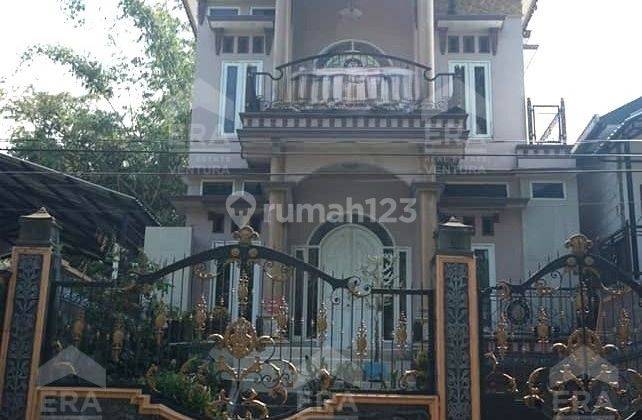 Rumah Mewah 3 Lantai Di Daerah Karangploso, Akses Dekat Ke Batu 2