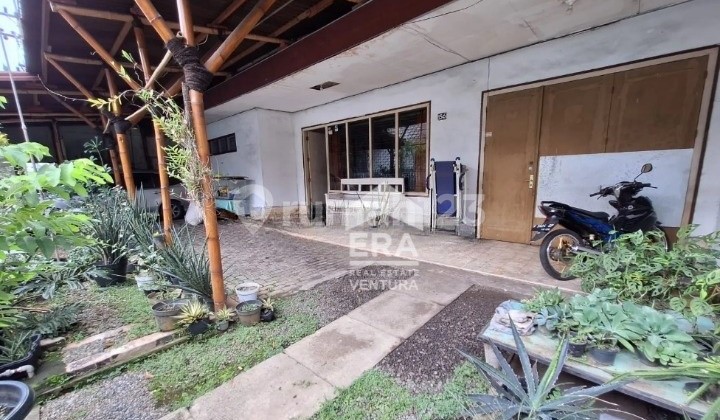 For Sale House in the Center of Malang City, Near the Malang-Surabaya Main Road 2