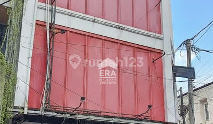 Disewakan Ruko Hook 3 Lantai di Jalan Kembar Soekarno Hatta