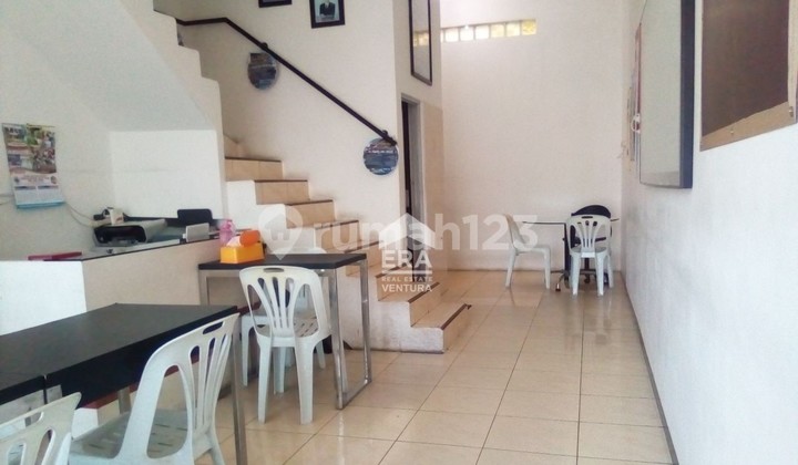 For Sale: Shophouse in Mayjen Panjaitan, Madiun, Large Parking Area 2
