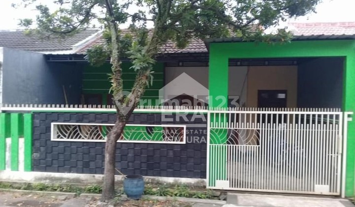 A ready-to-occupy residence in the heart of Malang City, located in the Sulfat area. 2