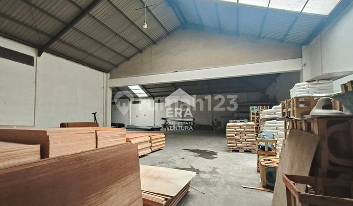 Disewakan Gudang di Poros Jalan Soekarno Hatta, Siap Pakai