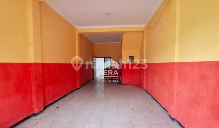 For Rent: Shop House in the Mergan Area, Near Dr. Soepraoen Hospital 2