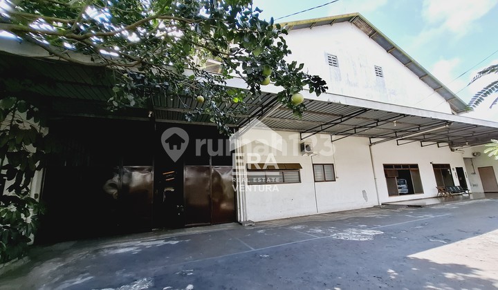 Warehouse + house for rent in Janti Sukun, Container Access