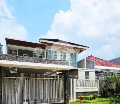 Dijual Rumah Semi Furnished Di Perum Elite Istana Dieng 2