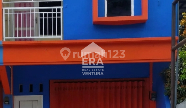 For Sale: Shophouse on Saxophone Road, Densely Populated Area 1