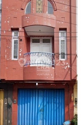 For sale: A shop house in Soekarno Hatta Indah shop house complex, spacious parking. 2