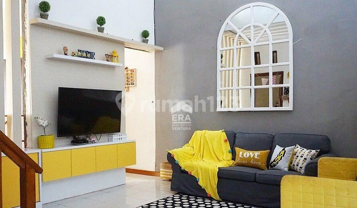 Disewakan Rumah 2 Lantai Semi Furnished di Pbi Araya 2