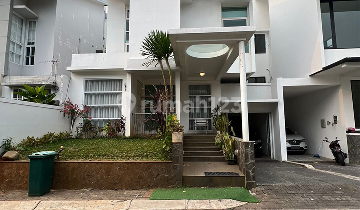 Modern House in Sovereign Mampang | Good Location & Ready to Occupy