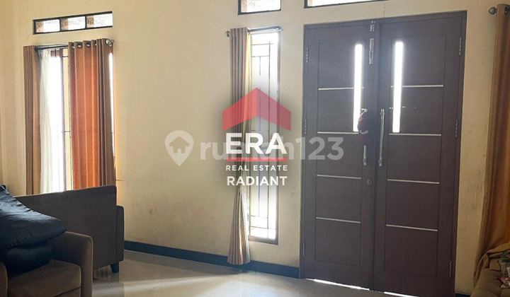 ******** | Rumah Dijual Halaman Luas, Dekat Gerbang Tol Jelupang 2