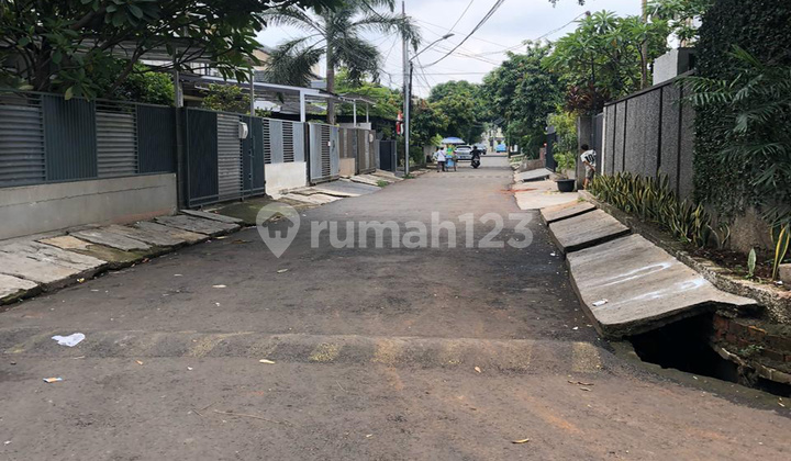 Rumah Asri di Perumahan Pancoran 2