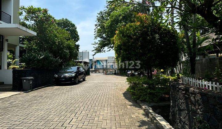 Dijual Rumah Dengan Lokasi Sangat Strategis di Jl. Rc. Veteran Raya  2