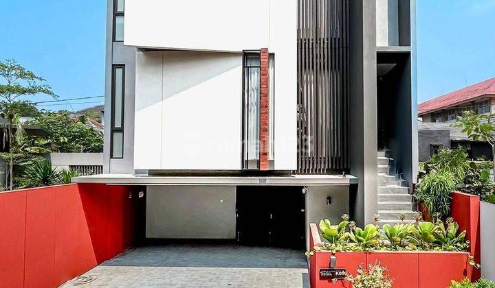 Rumah 3 Lantai siap huni dan fully furnished, lokasi nempel pondok indah 1