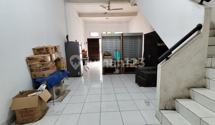 Ruko 2,5 lantai Duta Garden Square hadap Utara