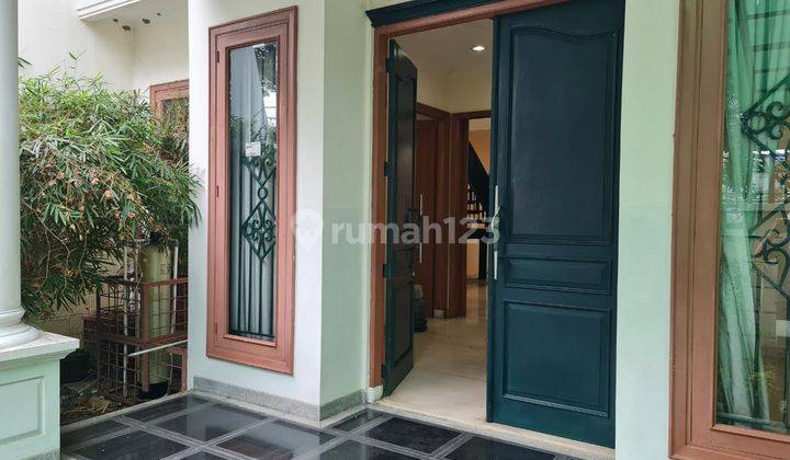 Rumah Sejuk Depan Taman 220m2 Dekat Jakarta Buah 2