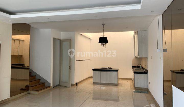 Rumah Pik Layar Permai 8x15 Full Renovasi Minimalis White 1