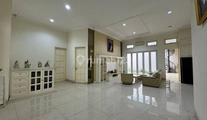 Rumah di Pluit 330m2 Dekat Mall, Area Taman Luas, Hadap Timur Jalan Lebar 1